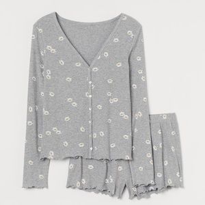 H&M grey floral 2 piece pajama set
